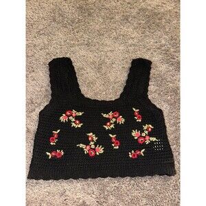 Nisan bonbona crochet rose top